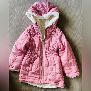 NWT DKNY Reversible puffer/faux fur coat 4T